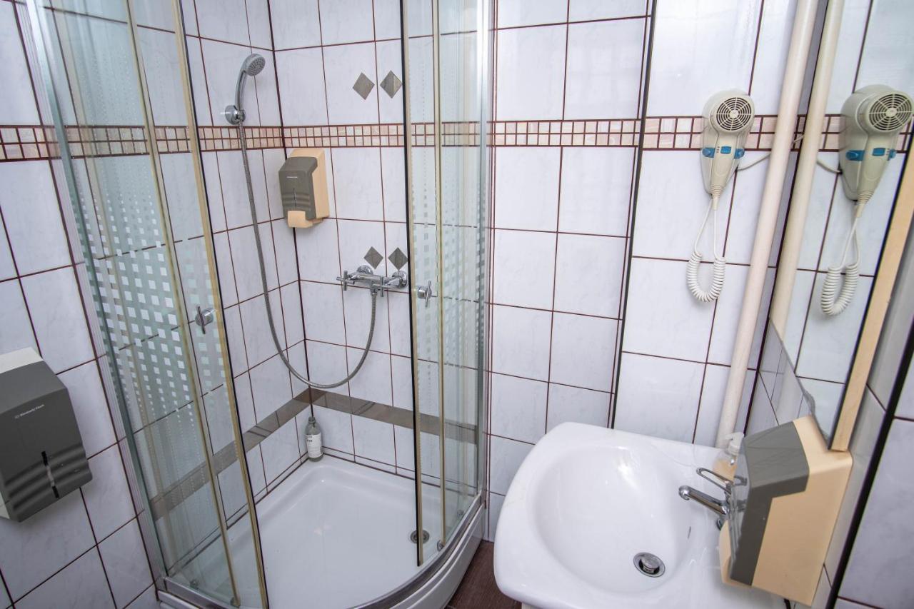 Sobe Amadeus Hotel Sesvete Ngoại thất bức ảnh